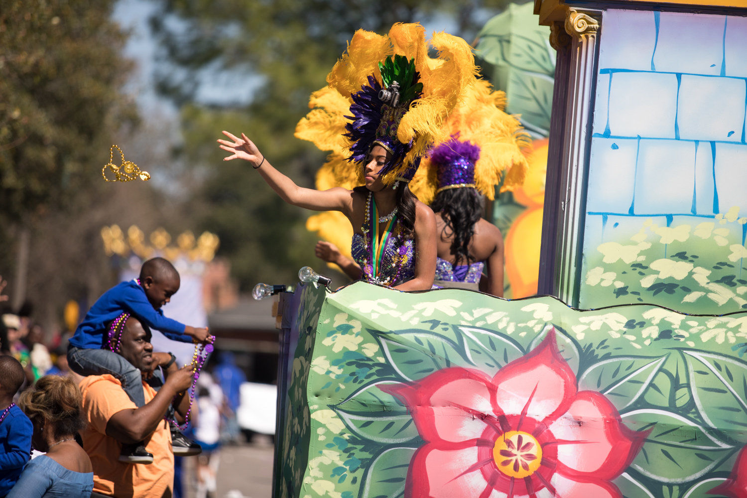 Krewe of NOMTOC 2017 rolls in Algiers: See Mardi Gras parade photos